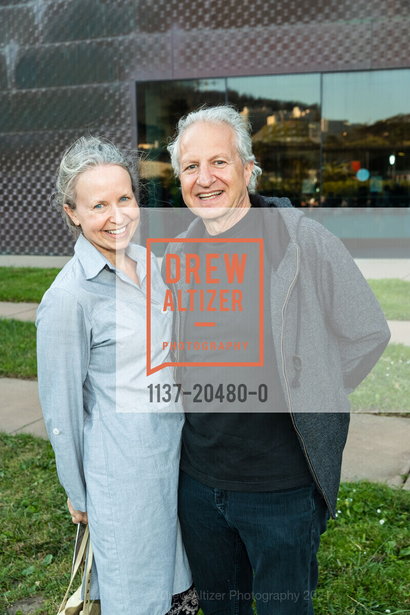 Alexandra McDowell, Dale Djerassi, FAMSF Hosts Judy Chicago's Forever de Young Art Installation, de Young Museum. 50 Hagiwara Tea Garden Dr, October 16th, 2021, Photo #1137-20480-0 Alexandra McDowell, Dale Djerassi, Photo #1137-20480-0