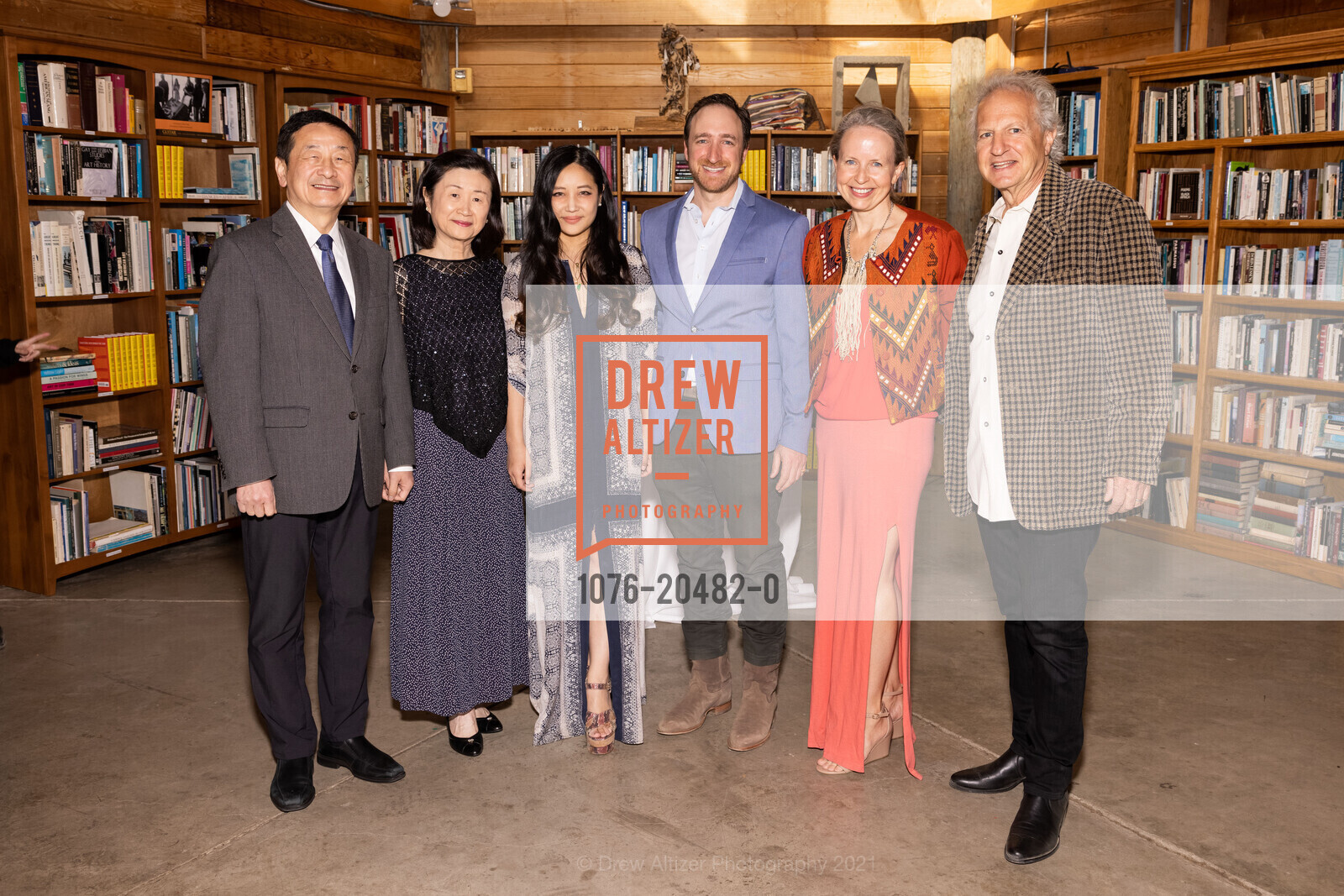 James Li, Wendy Li, Justine Li, Alexander Djerassi, Alexandra MacDowell Djerassi, Dale Djerassi, Artful Harvest Benefit 2021, Djerassi Resident Artists Program. 2325 Bear Gulch Rd, Woodside, CA 94062, October 17th, 2021, Photo #1076-20482-0 James Li, Wendy Li, Justine Li, Alexander Djerassi, Alexandra MacDowell Djerassi, Dale Djerassi, Photo #1076-20482-0