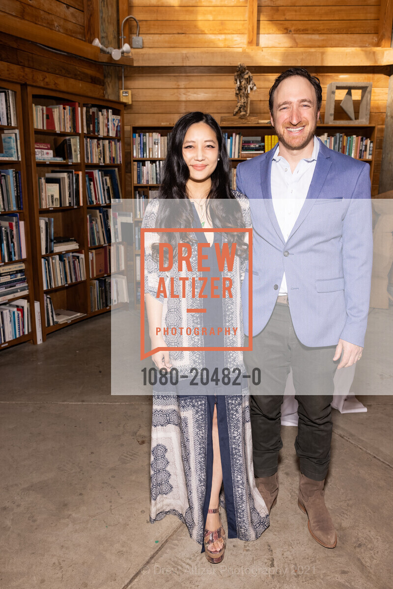 Justine Li, Alexander Djerassi, Artful Harvest Benefit 2021, Djerassi Resident Artists Program. 2325 Bear Gulch Rd, Woodside, CA 94062, October 17th, 2021, Photo #1080-20482-0 Justine Li, Alexander Djerassi, Photo #1080-20482-0