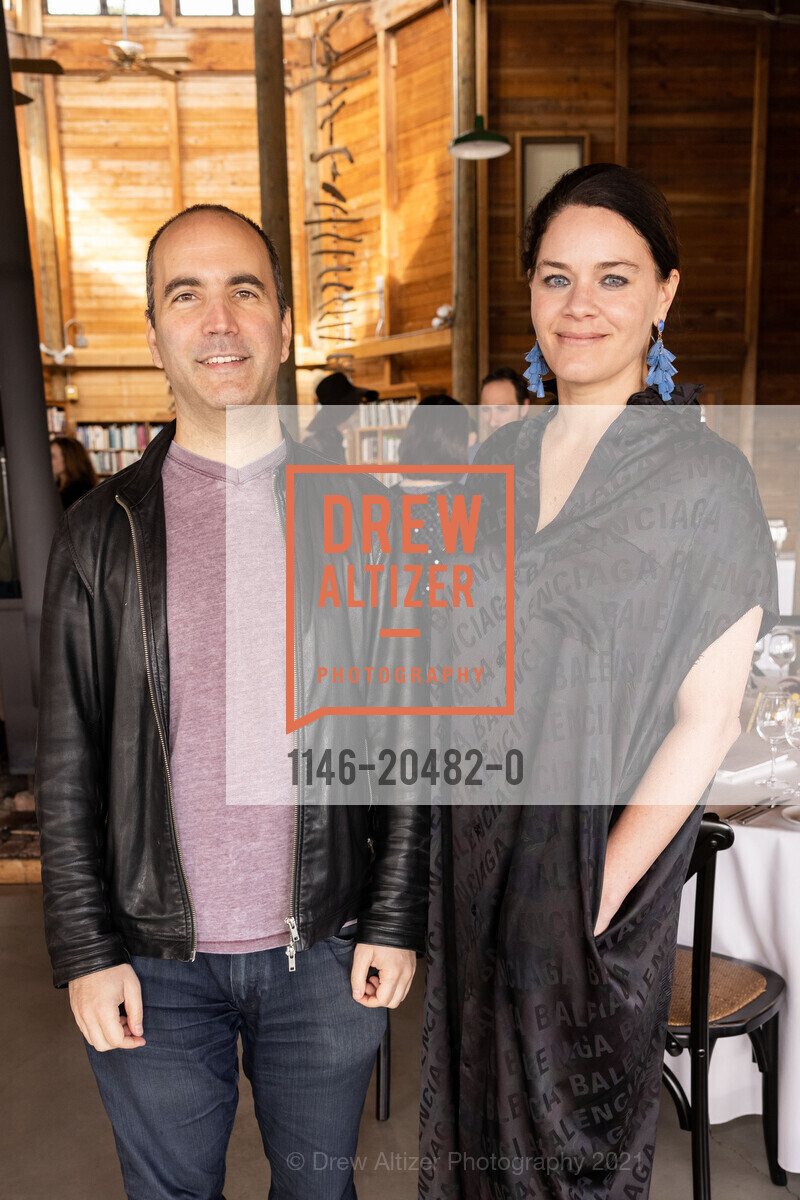 Bram Cohen, Allison Ford, Artful Harvest Benefit 2021, Djerassi Resident Artists Program. 2325 Bear Gulch Rd, Woodside, CA 94062, October 17th, 2021, Photo #1146-20482-0 Bram Cohen, Allison Ford, Photo #1146-20482-0