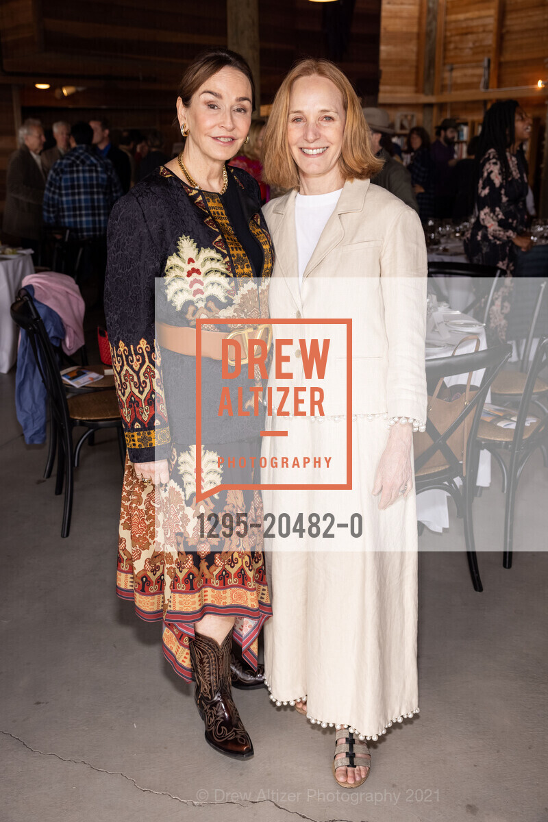 Elisa Stephens, Julie Newhall, Artful Harvest Benefit 2021, Djerassi Resident Artists Program. 2325 Bear Gulch Rd, Woodside, CA 94062, October 17th, 2021, Photo #1295-20482-0 Elisa Stephens, Julie Newhall, Photo #1295-20482-0