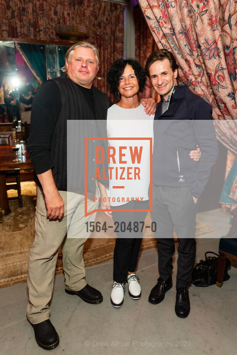 Yuri Possokhov, Anna Possokhov, Pascal Molat, Museum of Performance + Design Arts Medallion, Saint Joseph’s Arts Society. 1401 Howard St, October 21st, 2021, Photo #1564-20487-0 Yuri Possokhov, Anna Possokhov, Pascal Molat, Photo #1564-20487-0
