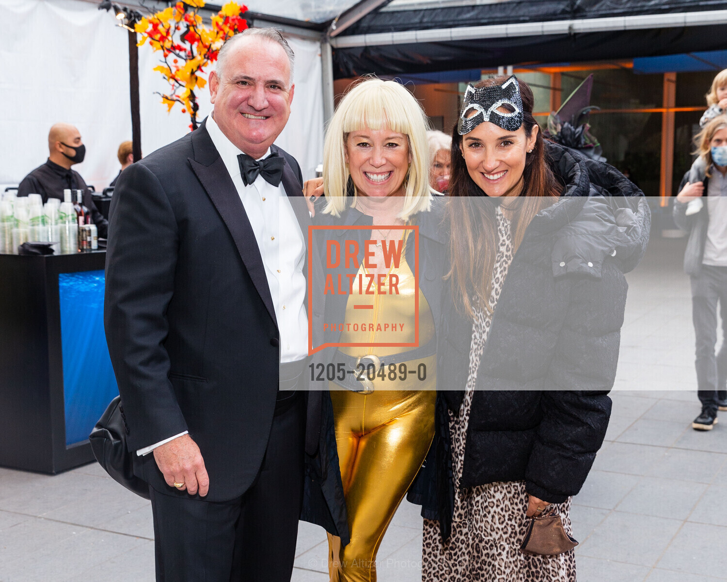 Ed Conlon, Elizabeth Johnson, Julia Kniesche, SuperNatural Halloween, California Academy of Sciences. 55 Music Concourse Dr, October 22nd, 2021, Photo #1205-20489-0 Ed Conlon, Elizabeth Johnson, Julia Kniesche, Photo #1205-20489-0
