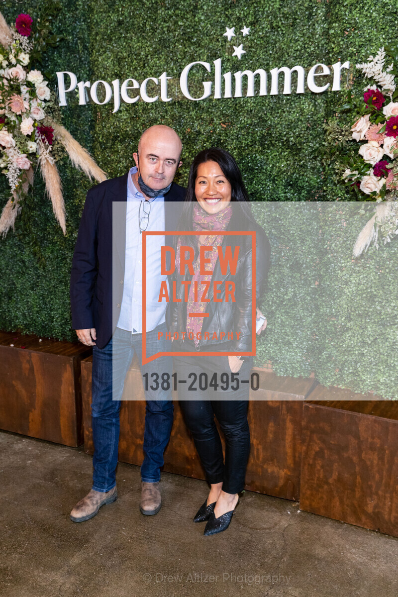 Jerry Griffin, Phuong Phillips, Photo #1381-20495-0