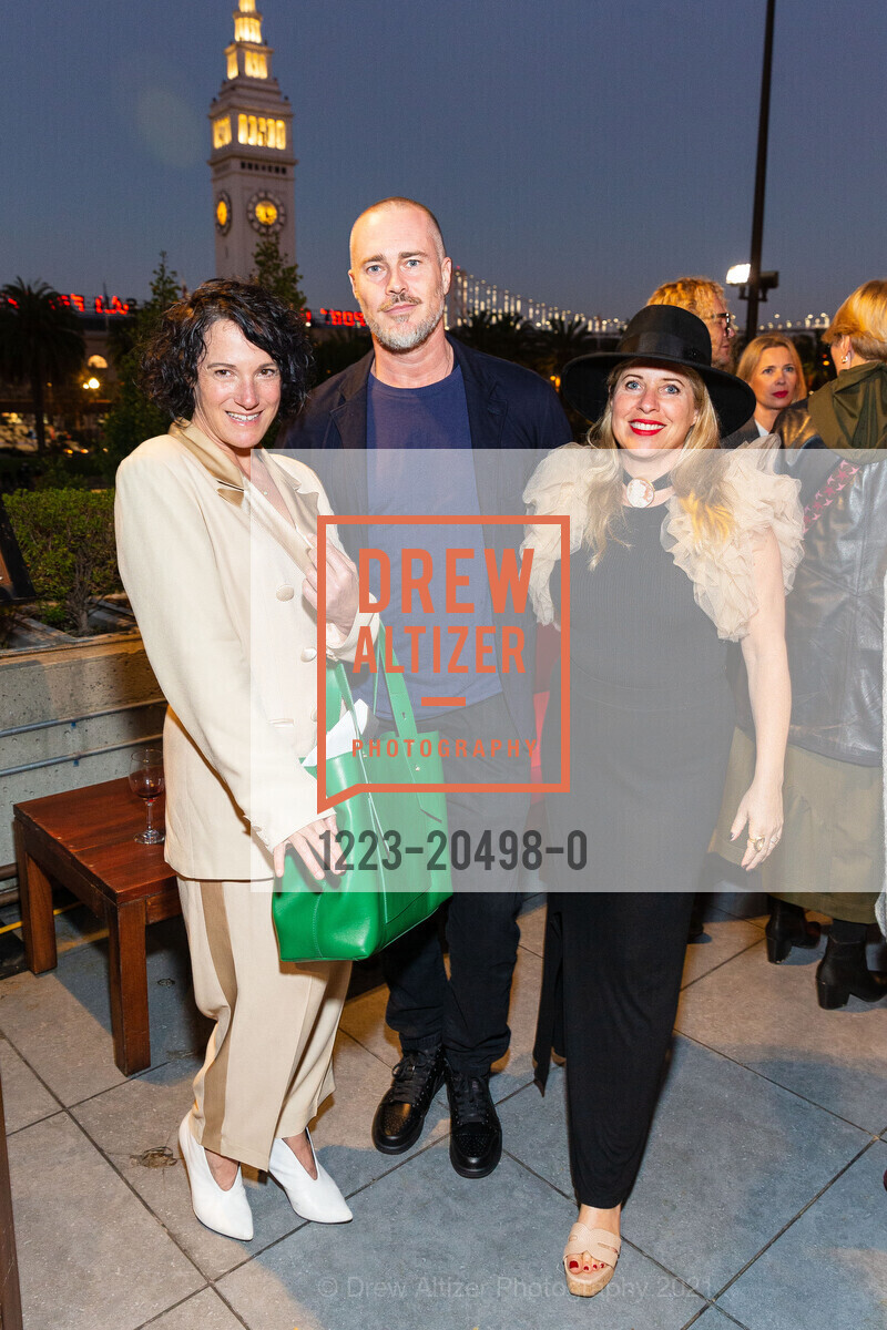 Mari Bacchelli, Alex Asher Daniel, Tiffany Shlain, SF Magazine hosts Cocktail Party at Harborview, Harborview Restaurant & Bar. 4 Embarcadero Ctr, November 2nd, 2021, Photo #1223-20498-0 Mari Bacchelli, Alex Asher Daniel, Tiffany Shlain, Photo #1223-20498-0