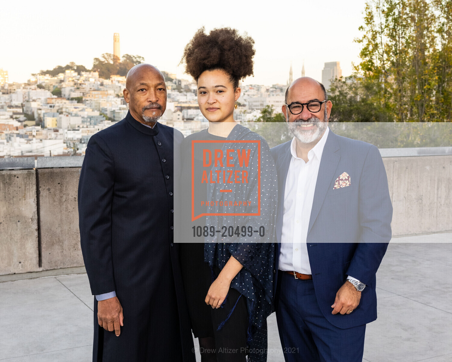 Lonnie Graham, Mary Graham, Charles DeSantis, SFAI Looking Forward Art Auction & Sale, SF Art Institute. 800 Chestnut St, November 4th, 2021, Photo #1089-20499-0 Lonnie Graham, Mary Graham, Charles DeSantis, Photo #1089-20499-0