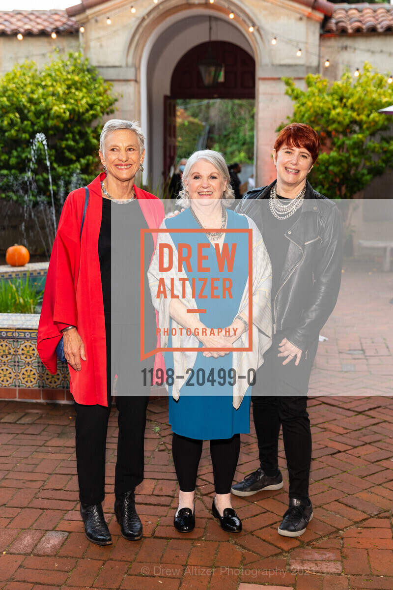 Cathy Simon, Mady Jones, Julie Blankenship, SFAI Looking Forward Art Auction & Sale, SF Art Institute. 800 Chestnut St, November 4th, 2021, Photo #1198-20499-0 Cathy Simon, Mady Jones, Julie Blankenship, Photo #1198-20499-0