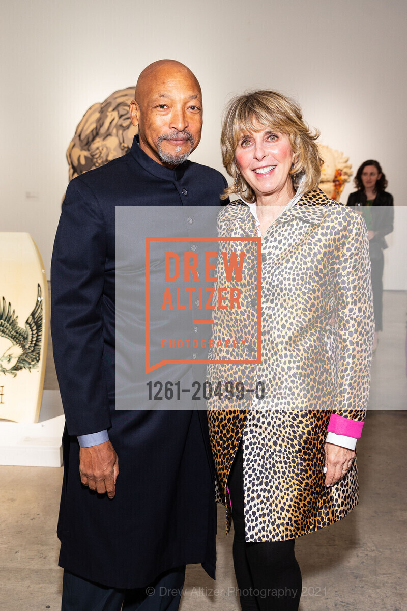 Lonnie Graham, Bonnie Levinson, SFAI Looking Forward Art Auction & Sale, SF Art Institute. 800 Chestnut St, November 4th, 2021, Photo #1261-20499-0 Lonnie Graham, Bonnie Levinson, Photo #1261-20499-0