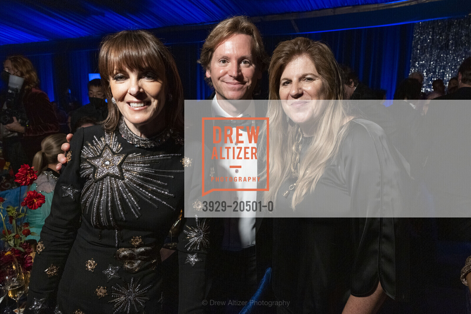 Allison Speer, Trevor Traina, Lorraine Twohill, The de Young Museum Presents ON THE EDGE benefit Honoring Artist Judy Chicago and Designer Walter Hood, de Young Museum. 50 Hagiwara Tea Garden Dr, Photo #3929-20501-0 Allison Speer, Trevor Traina, Lorraine Twohill, Photo #3929-20501-0