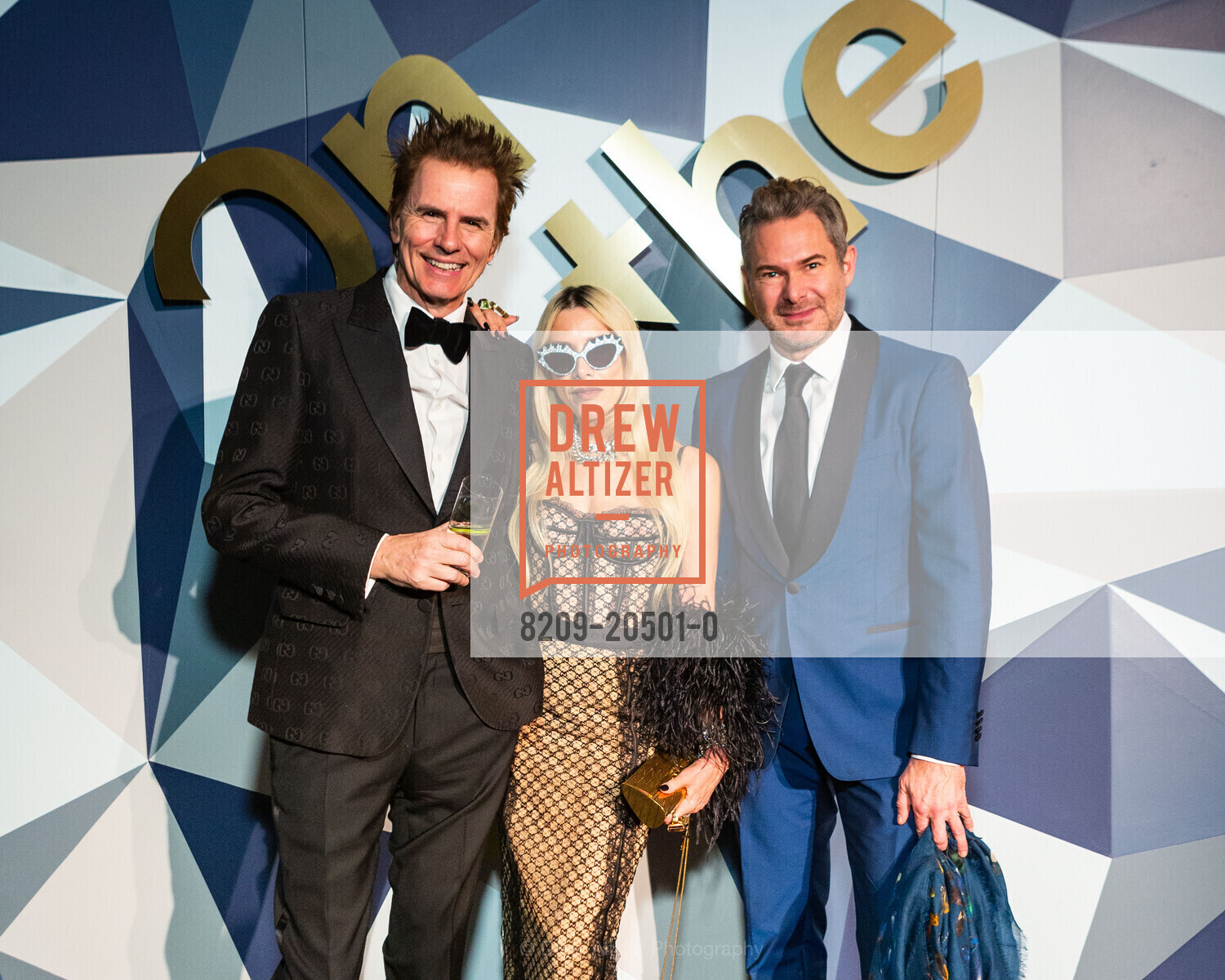 John Taylor, Gela Nash, Bronson van Wyck, The de Young Museum Presents ON THE EDGE benefit Honoring Artist Judy Chicago and Designer Walter Hood, de Young Museum. 50 Hagiwara Tea Garden Dr, Photo #8209-20501-0 John Taylor, Gela Nash, Bronson van Wyck, Photo #8209-20501-0