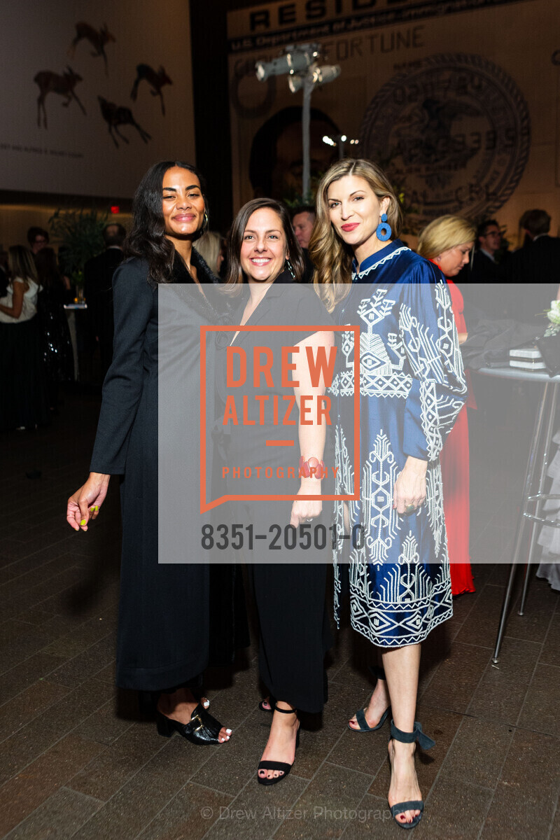 Shaquille Heath, Anna Present, Linda Butler, The de Young Museum Presents ON THE EDGE benefit Honoring Artist Judy Chicago and Designer Walter Hood, de Young Museum. 50 Hagiwara Tea Garden Dr, Photo #8351-20501-0 Shaquille Heath, Anna Present, Linda Butler, Photo #8351-20501-0