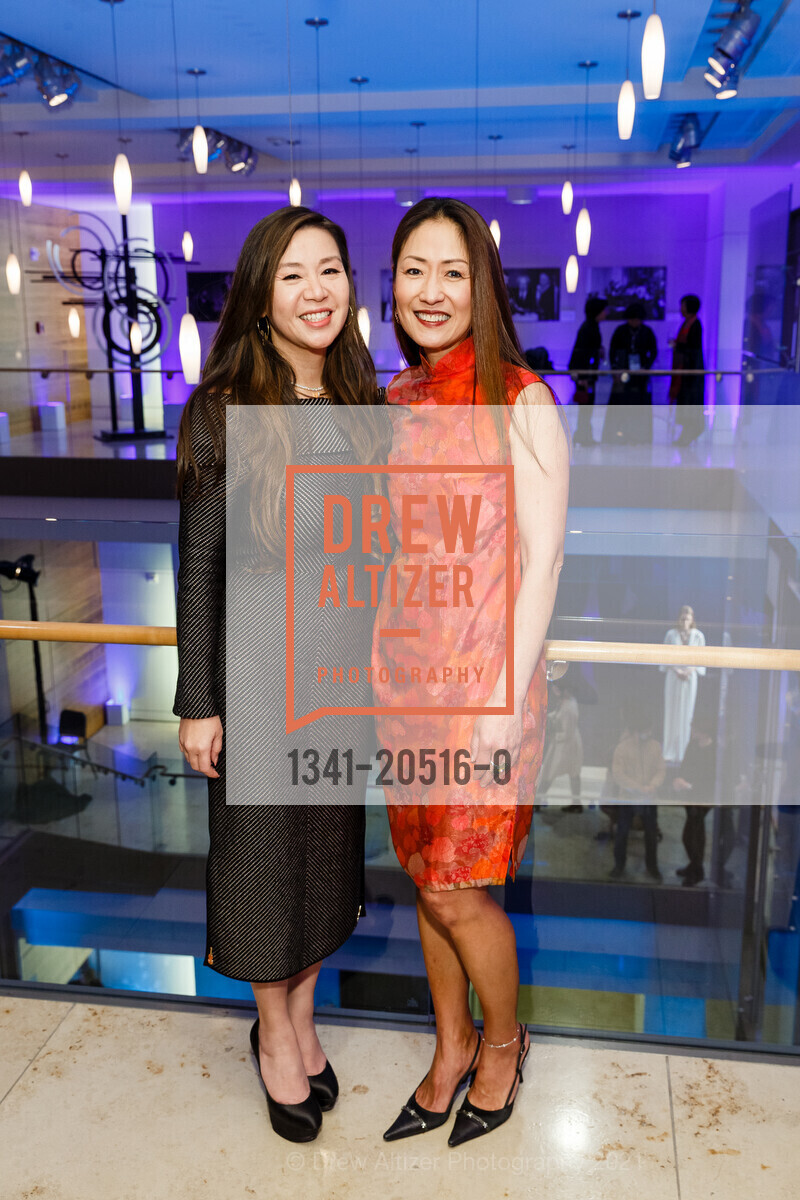 Leah Truong, Kathy Chiao, SF Conservatory of Music 2021 Gala event featuring Yo-Yo Ma, Bowes Center. 200 Van Ness, November 12th, 2021, Photo #1341-20516-0 Leah Truong, Kathy Chiao, Photo #1341-20516-0
