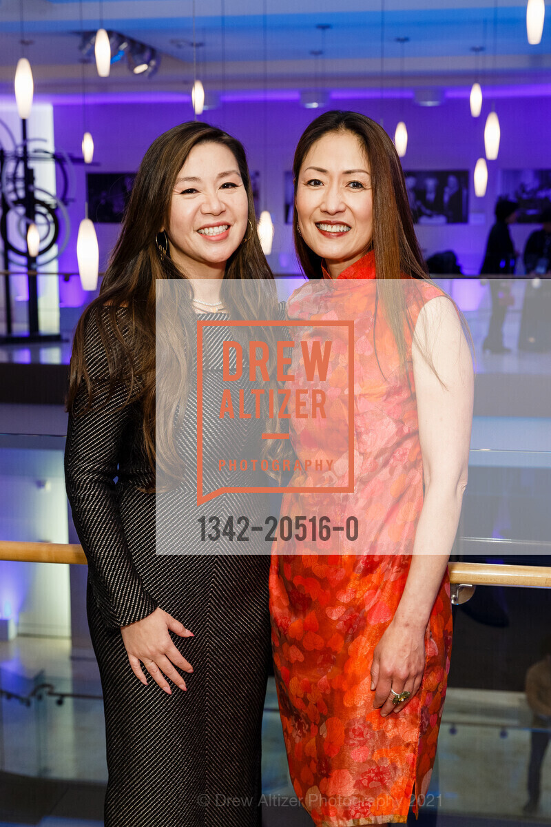 Leah Truong, Kathy Chiao, SF Conservatory of Music 2021 Gala event featuring Yo-Yo Ma, Bowes Center. 200 Van Ness, November 12th, 2021, Photo #1342-20516-0 Leah Truong, Kathy Chiao, Photo #1342-20516-0