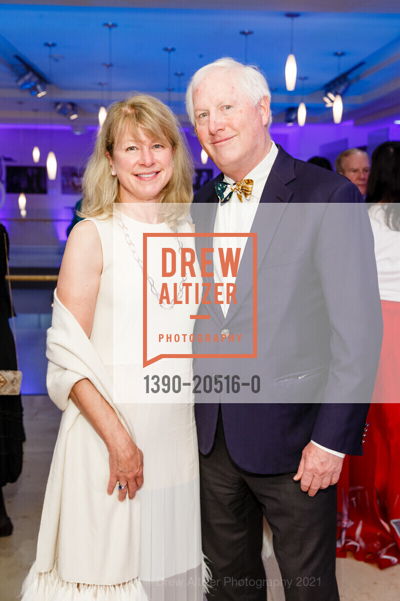 Carol Hamilton, John Hamilton, SF Conservatory of Music 2021 Gala event featuring Yo-Yo Ma, Bowes Center. 200 Van Ness, November 12th, 2021, Photo #1390-20516-0 Carol Hamilton, John Hamilton, Photo #1390-20516-0