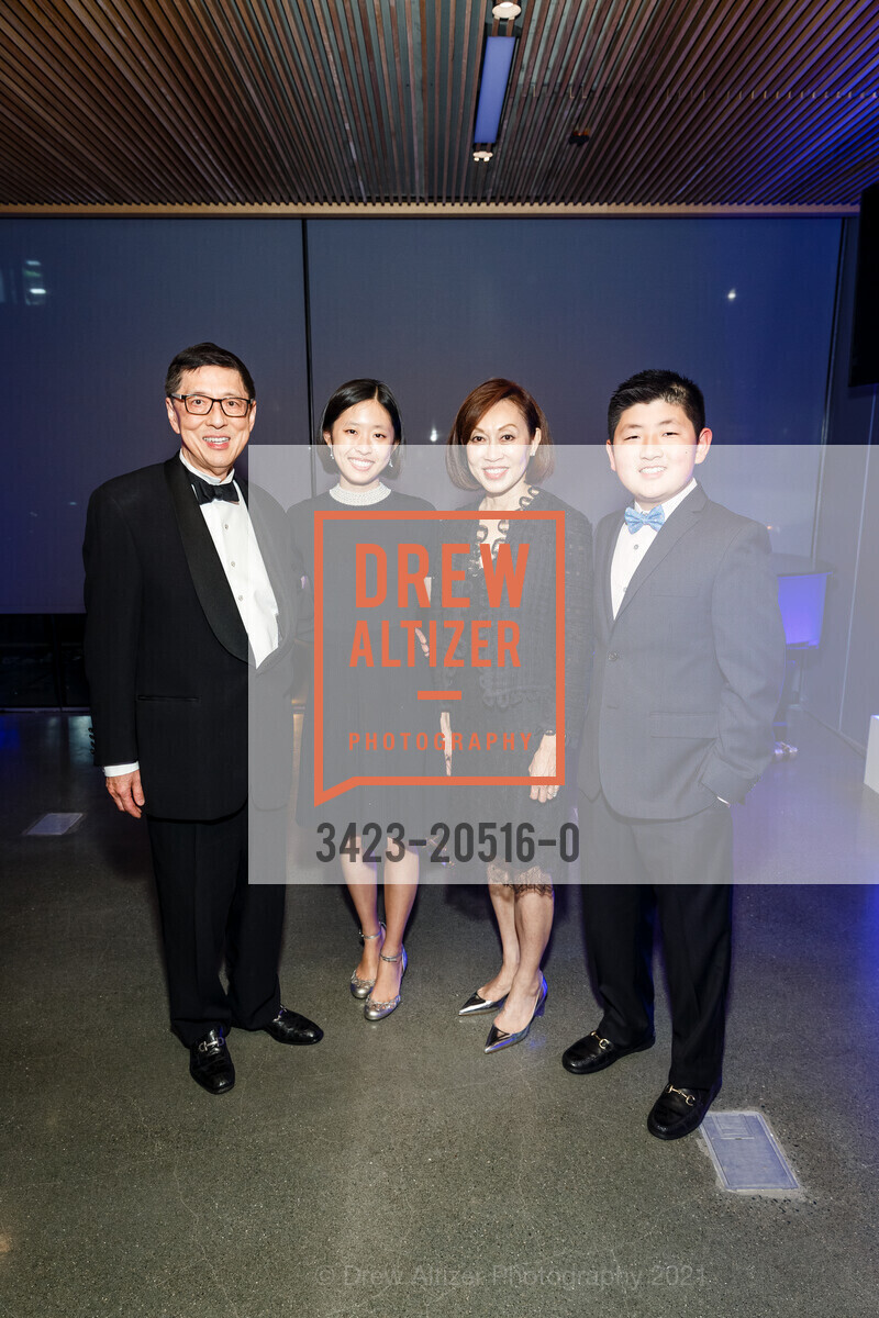 David Shen, Elaine Shen, Kelly Shen, Mark Shen, SF Conservatory of Music 2021 Gala event featuring Yo-Yo Ma, Bowes Center. 200 Van Ness, November 12th, 2021, Photo #3423-20516-0 David Shen, Elaine Shen, Kelly Shen, Mark Shen, Photo #3423-20516-0