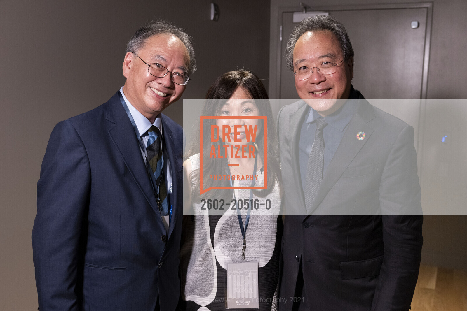 Rebecca Sen Chan, Chi-Foon Chan, Yo-Yo Ma, SF Conservatory of Music 2021 Gala event featuring Yo-Yo Ma, Bowes Center. 200 Van Ness, November 12th, 2021, Photo #2602-20516-0 Rebecca Sen Chan, Chi-Foon Chan, Yo-Yo Ma, Photo #2602-20516-0