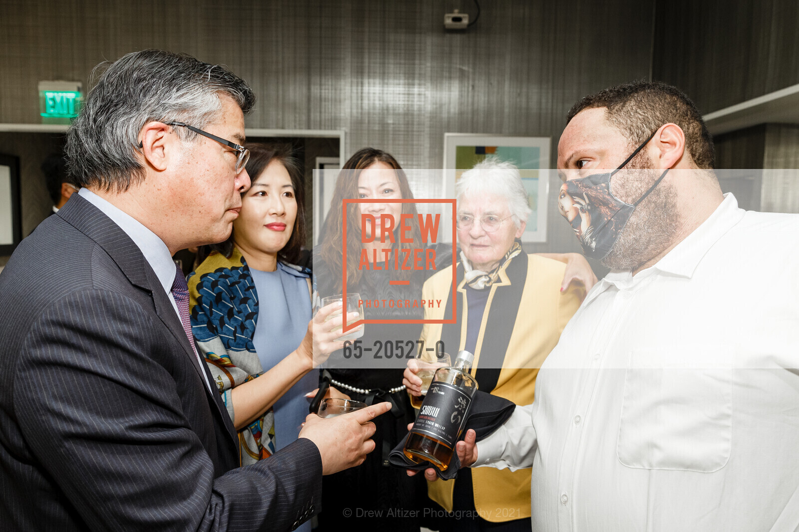 Jay Xu, Gorretti Lo Lui, Julia Chiu, Ute Bowes, Neiman Marcus hosts Postcards from Japan Dinner, The Rotunda @ Neiman Marcus. 150 Stockton St, November 17th, 2021, Photo #65-20527-0 Jay Xu, Gorretti Lo Lui, Julia Chiu, Ute Bowes, Photo #65-20527-0
