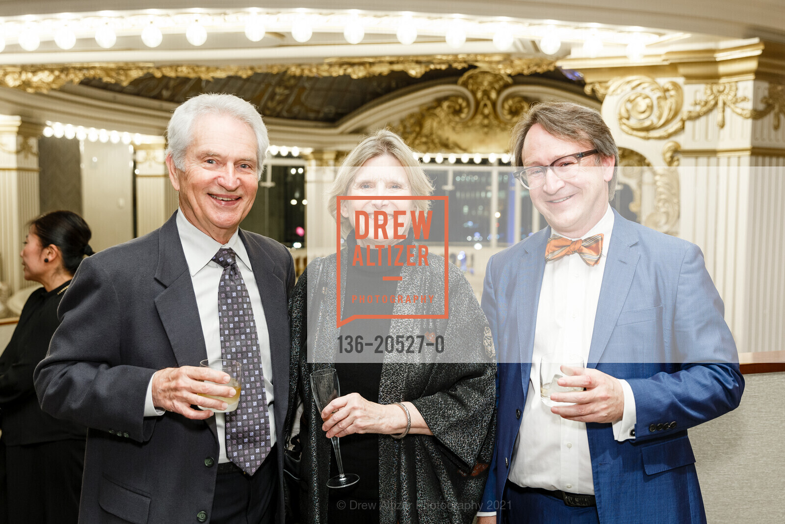 Dennis Lenihan, Alexandra Lenihan, Robert Mintz, Neiman Marcus hosts Postcards from Japan Dinner, The Rotunda @ Neiman Marcus. 150 Stockton St, November 17th, 2021, Photo #136-20527-0 Dennis Lenihan, Alexandra Lenihan, Robert Mintz, Photo #136-20527-0