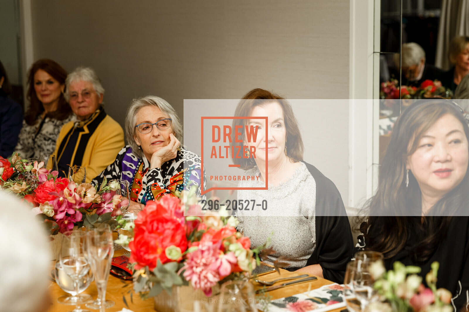 Ute Bowes, Kyle Goldman, Alison Mundy, Mindy Sun, Neiman Marcus hosts Postcards from Japan Dinner, The Rotunda @ Neiman Marcus. 150 Stockton St, November 17th, 2021, Photo #296-20527-0 Ute Bowes, Kyle Goldman, Alison Mundy, Mindy Sun, Photo #296-20527-0
