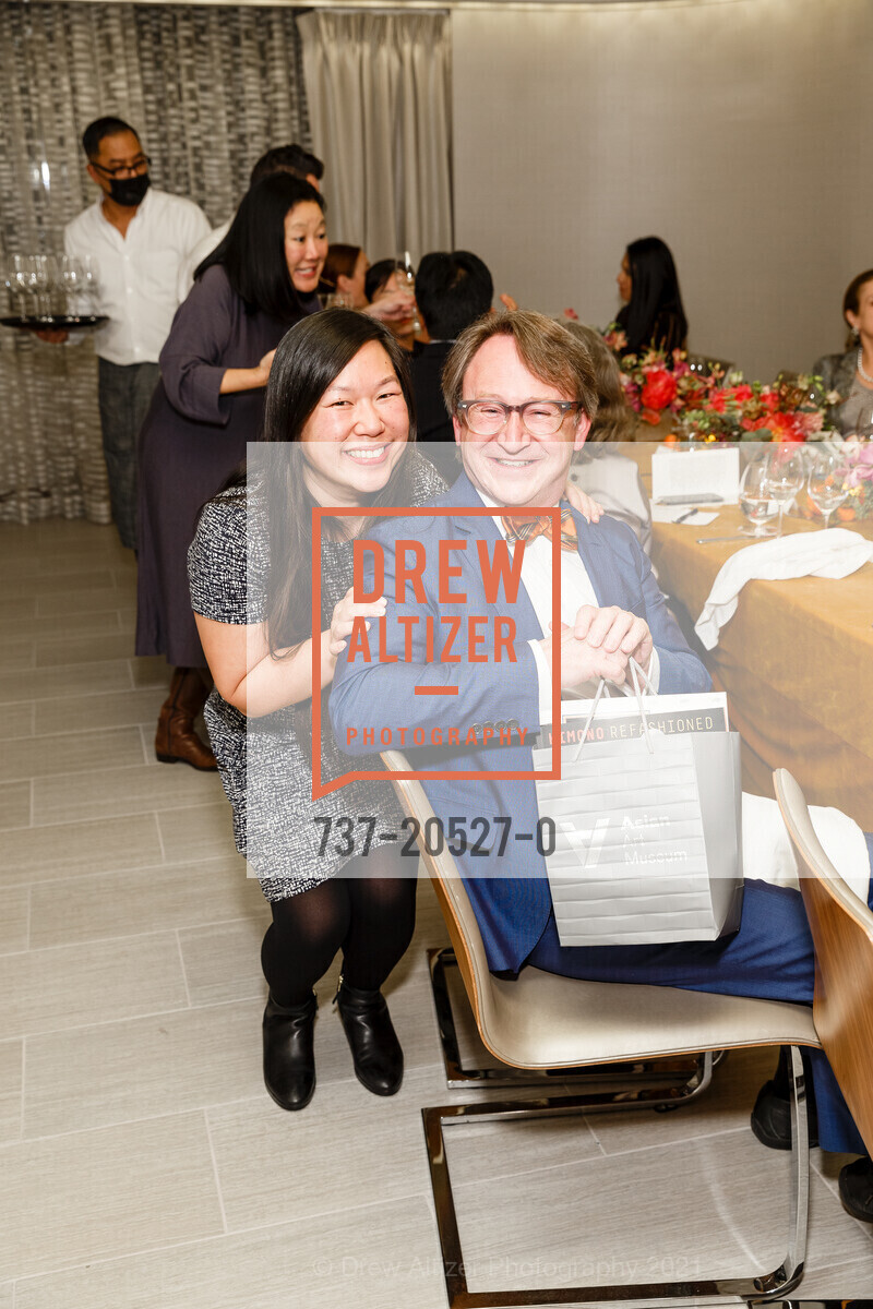 Amy Fong, Robert Mintz, Neiman Marcus hosts Postcards from Japan Dinner, The Rotunda @ Neiman Marcus. 150 Stockton St, November 17th, 2021, Photo #737-20527-0 Amy Fong, Robert Mintz, Photo #737-20527-0