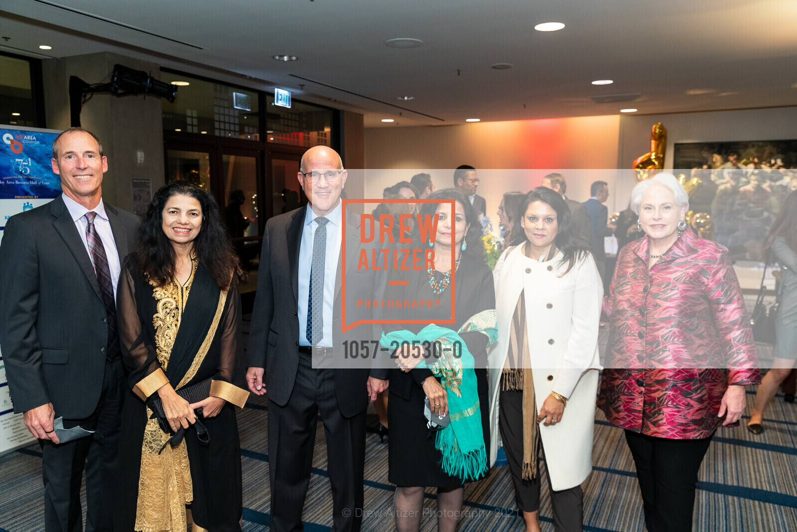 Rufus Jeffris, Jim Wunderman, Priya Tandon, Nandini Tandon, Mary Huss, Bay Area Council's 76th Annual Dinner & Bay Area Business Hall of Fame, Hyatt Regency San Francisco. 5 Embarcadero Ctr, November 18th, 2021, Photo #1057-20530-0 Rufus Jeffris, Jim Wunderman, Priya Tandon, Nandini Tandon, Mary Huss, Photo #1057-20530-0