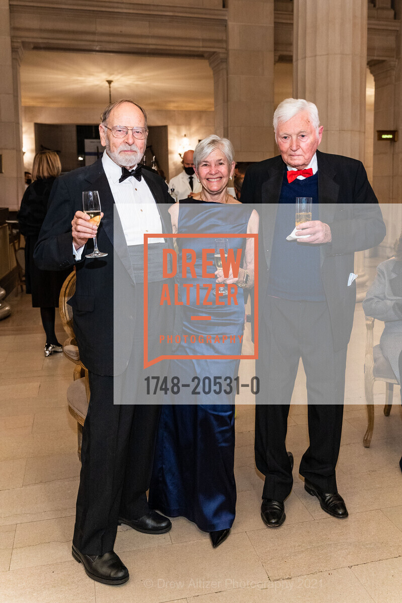 Richard Elmore, Nancy Mueller, Pitch Johnson, SF Opera Guild's An Evening on the Stage, SF Opera. 301 Van Ness Ave, November 30th, 2021, Photo #1748-20531-0 Richard Elmore, Nancy Mueller, Pitch Johnson, Photo #1748-20531-0