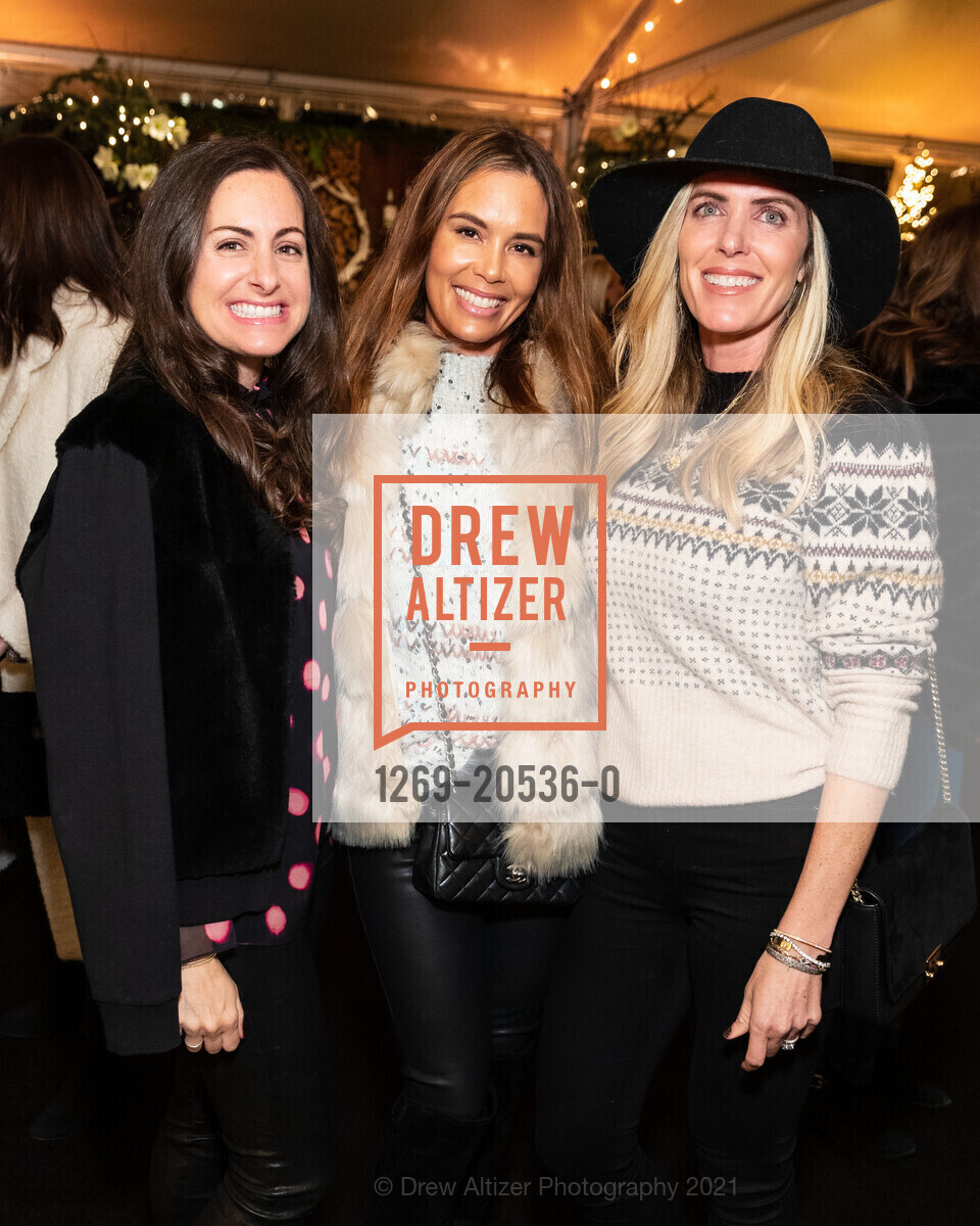 Courtney Welch, Tam Tucker, Ali Fried, Jingle & Mingle Benefiting Children of Shelters, Presidio Golf Course. 300 Finley Rd, December 2nd, 2021, Photo #1269-20536-0 Courtney Welch, Tam Tucker, Ali Fried, Photo #1269-20536-0