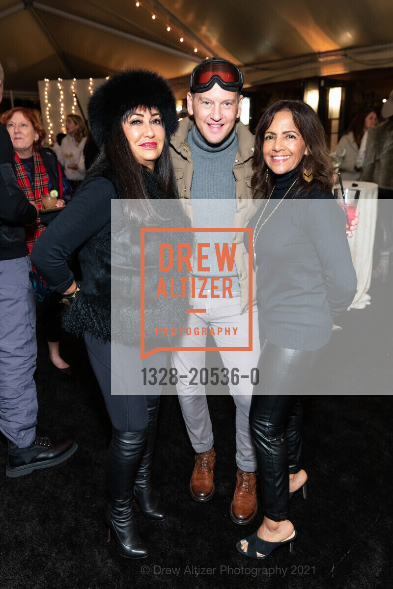 Linda Koehler, Colby Coppage, Denise Riddle, Jingle & Mingle Benefiting Children of Shelters, Presidio Golf Course. 300 Finley Rd, December 2nd, 2021, Photo #1328-20536-0 Linda Koehler, Colby Coppage, Denise Riddle, Photo #1328-20536-0