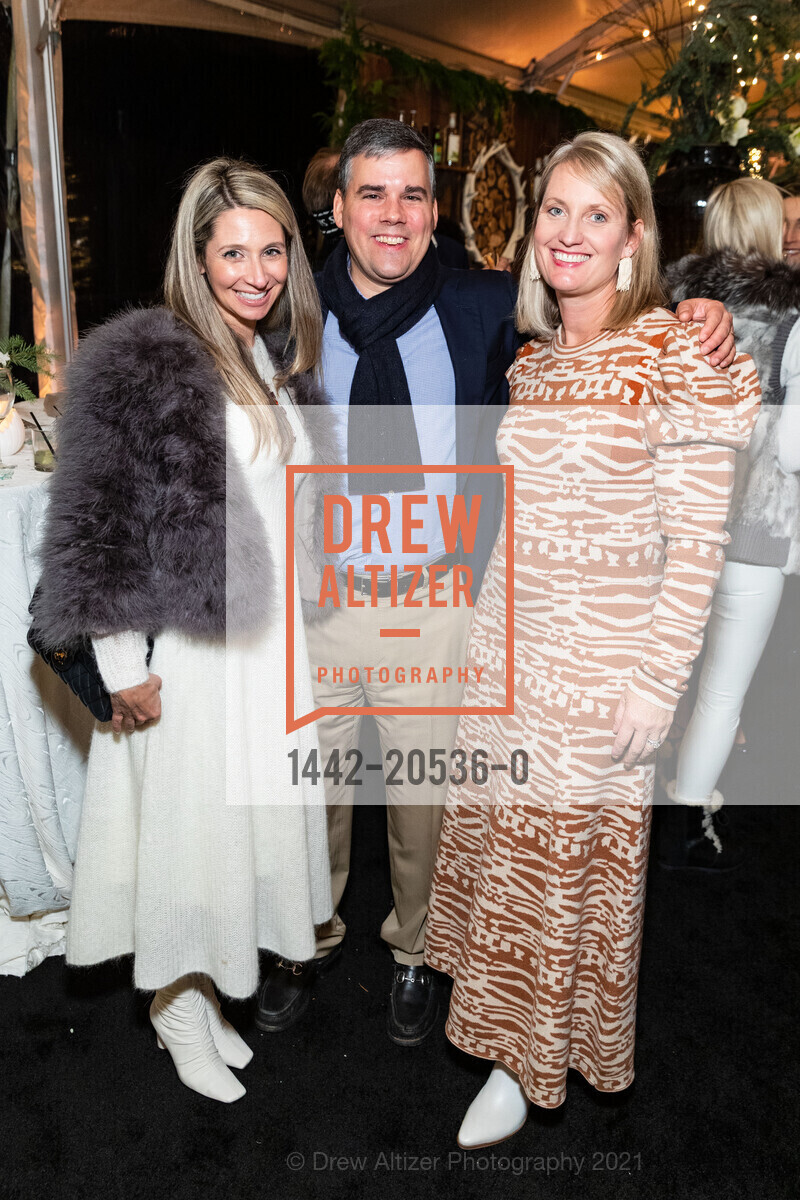 Alicia Rockefeller, Alex Earls, Erin Earls, Jingle & Mingle Benefiting Children of Shelters, Presidio Golf Course. 300 Finley Rd, December 2nd, 2021, Photo #1442-20536-0 Alicia Rockefeller, Alex Earls, Erin Earls, Photo #1442-20536-0