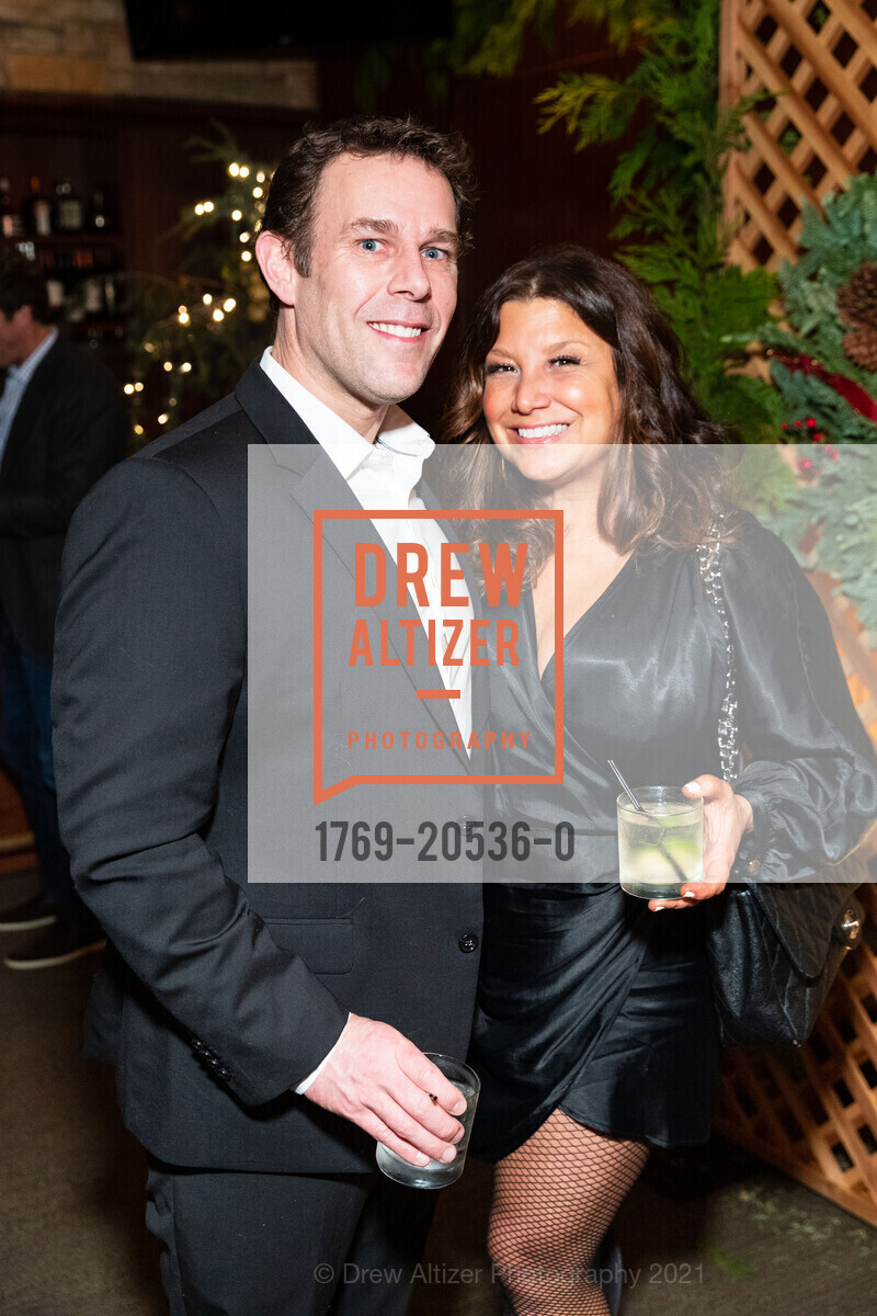 Matt Valentino, Amanda Valentino, Jingle & Mingle Benefiting Children of Shelters, Presidio Golf Course. 300 Finley Rd, December 2nd, 2021, Photo #1769-20536-0 Matt Valentino, Amanda Valentino, Photo #1769-20536-0