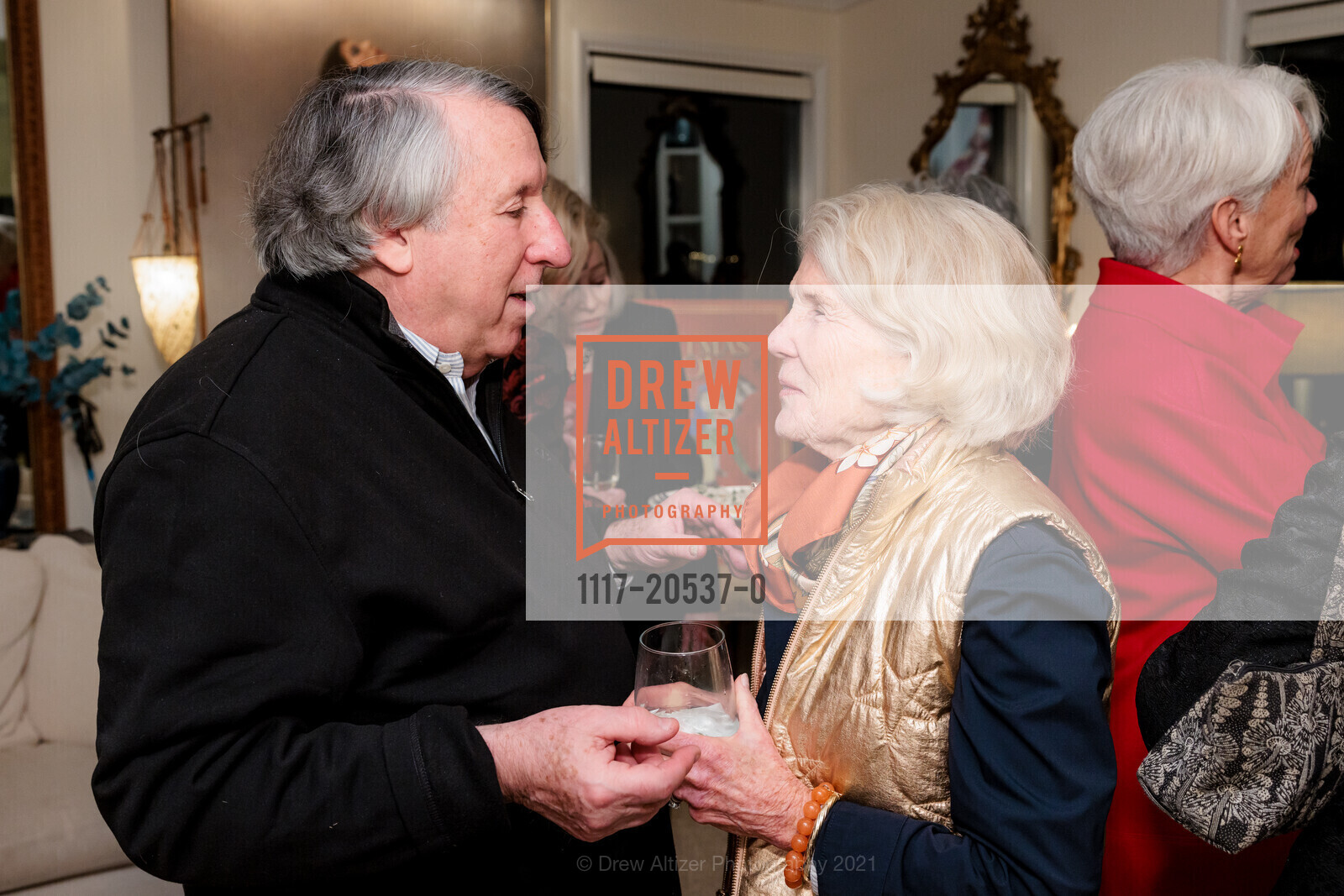 Jesse Kornbluth, Claire McAuliffe, A Christmas Carol by Charles Dickens Launch Party, Private Residence, December 2nd, 2021, Photo #1117-20537-0 Jesse Kornbluth, Claire McAuliffe, Photo #1117-20537-0