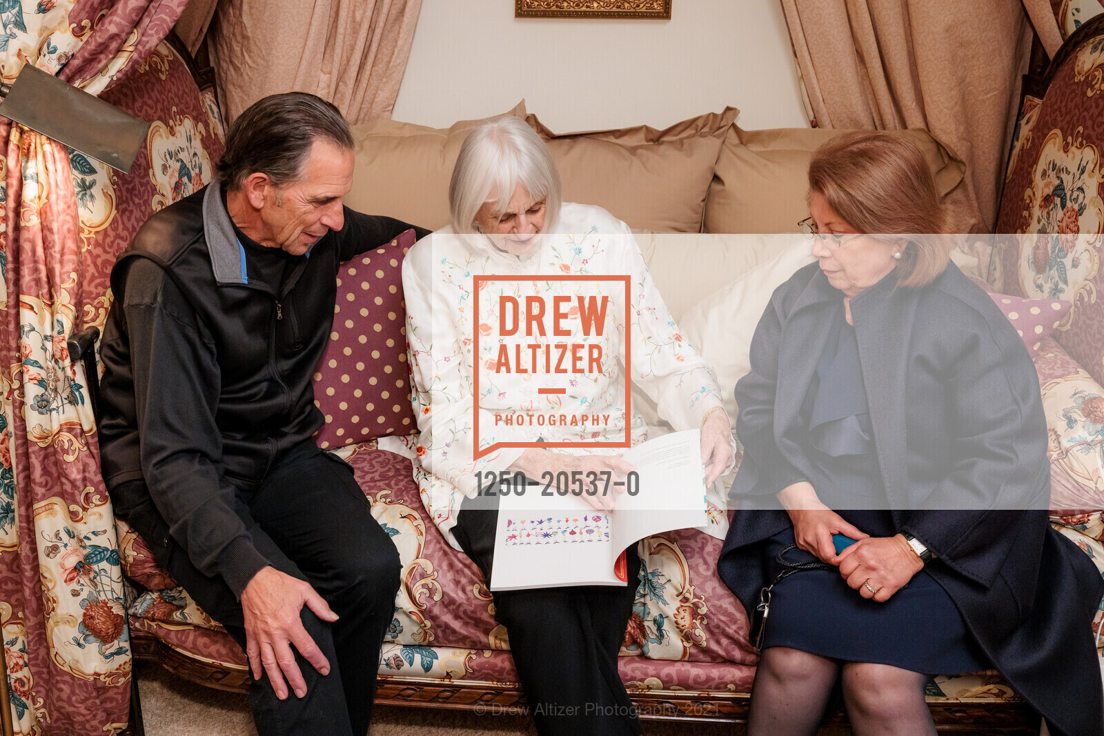 Dave Gotz, Connie Wiley, Laleh Zelinsky, A Christmas Carol by Charles Dickens Launch Party, Private Residence, December 2nd, 2021, Photo #1250-20537-0 Dave Gotz, Connie Wiley, Laleh Zelinsky, Photo #1250-20537-0