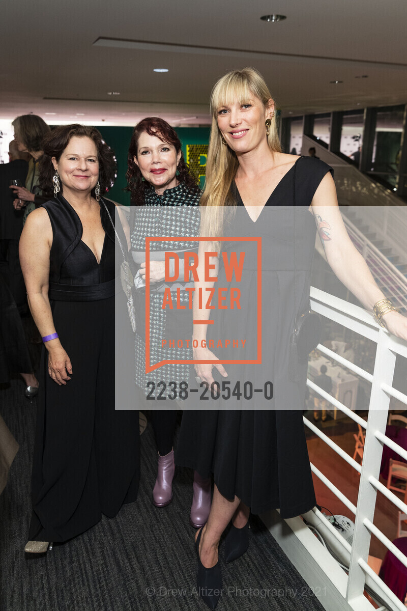 Lisa Chanoff, Dayna Goldfine, Elvira Lind, SFFILM Awards Night, Yerba Buena Center for the Arts. 701 Mission St, December 6th, 2021, Photo #2238-20540-0 Lisa Chanoff, Dayna Goldfine, Elvira Lind, Photo #2238-20540-0