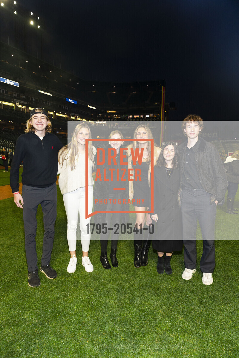 Aidan Carney Skytt, Chloe Frushtick, Fiona Carney Skytt, Sophia Frushtick, Myra Moore, Frankie Duryea, Holiday Heroes, 24 Willie Mays Plaza. 24 Willie Mays Plaza, December 7th, 2021, Photo #1795-20541-0 Aidan Carney Skytt, Chloe Frushtick, Fiona Carney Skytt, Sophia Frushtick, Myra Moore, Frankie Duryea, Photo #1795-20541-0