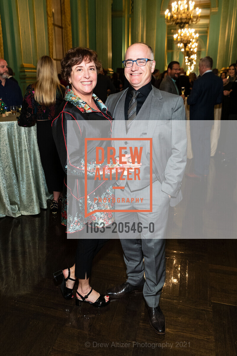 Samantha Leskie, Robert Jones, Sotheby's Holiday Party, San Francisco War Memorial & Performing Arts Center. 401 Van Ness Avenues, December 8th, 2021, Photo #1163-20546-0 Samantha Leskie, Robert Jones, Photo #1163-20546-0