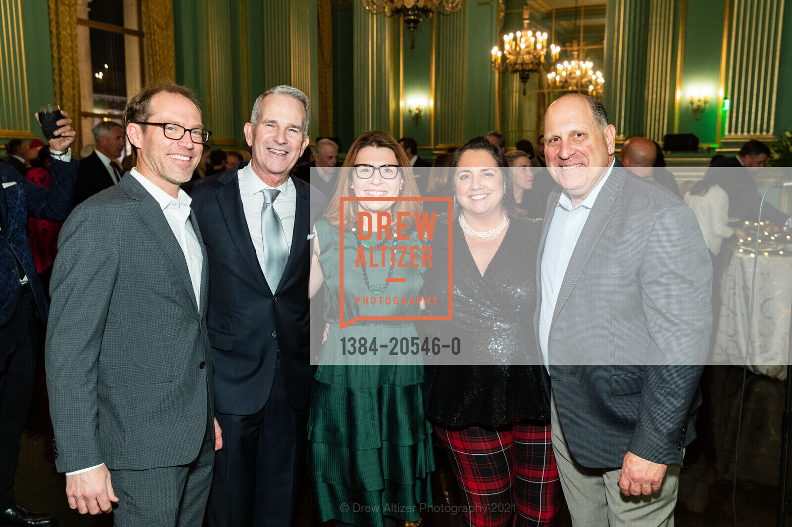 Tom Hertenstein, Jeffrey Gibson, Lauren Bensinger, Rachelle Martini, Sotheby's Holiday Party, San Francisco War Memorial & Performing Arts Center. 401 Van Ness Avenues, December 8th, 2021, Photo #1384-20546-0 Tom Hertenstein, Jeffrey Gibson, Lauren Bensinger, Rachelle Martini, Photo #1384-20546-0