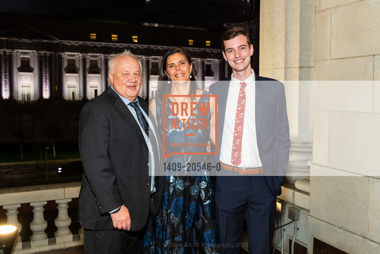Bruno Tapolsky, Tricia Knapp, Landy Carey, Sotheby's Holiday Party, San Francisco War Memorial & Performing Arts Center. 401 Van Ness Avenues, December 8th, 2021, Photo #1409-20546-0 Bruno Tapolsky, Tricia Knapp, Landy Carey, Photo #1409-20546-0