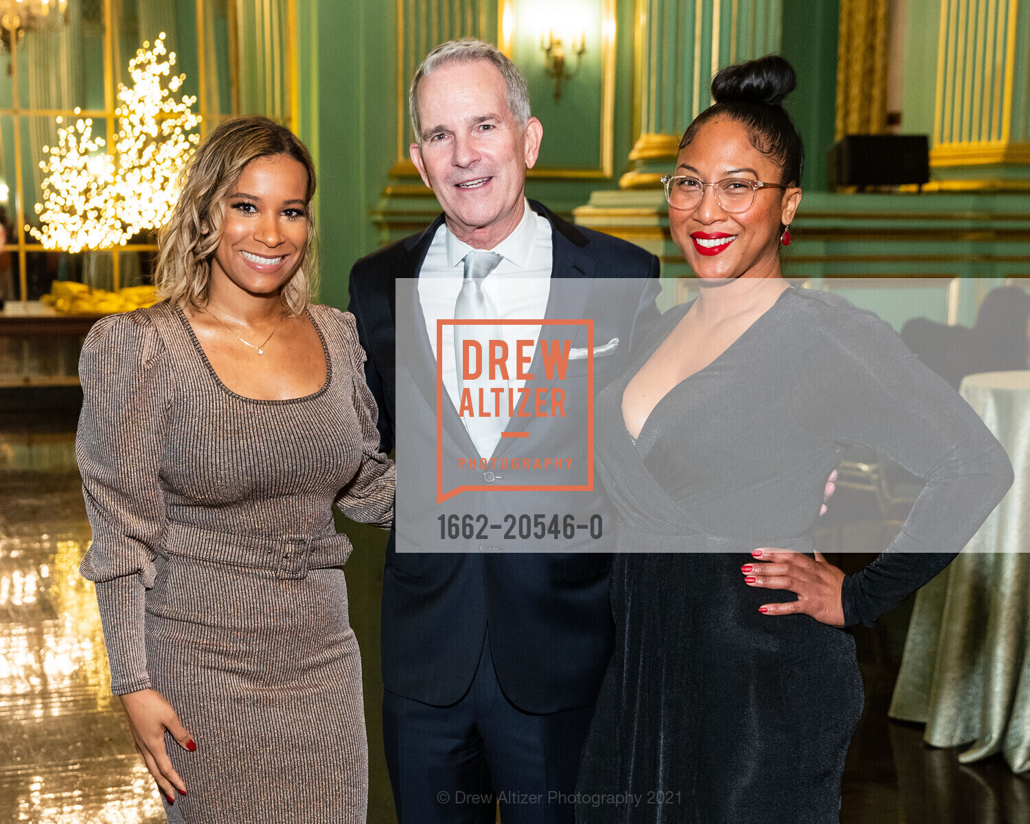 Sydney Allen, Jeffrey Gibson, Dawn David, Sotheby's Holiday Party, San Francisco War Memorial & Performing Arts Center. 401 Van Ness Avenues, December 8th, 2021, Photo #1662-20546-0 Sydney Allen, Jeffrey Gibson, Dawn David, Photo #1662-20546-0