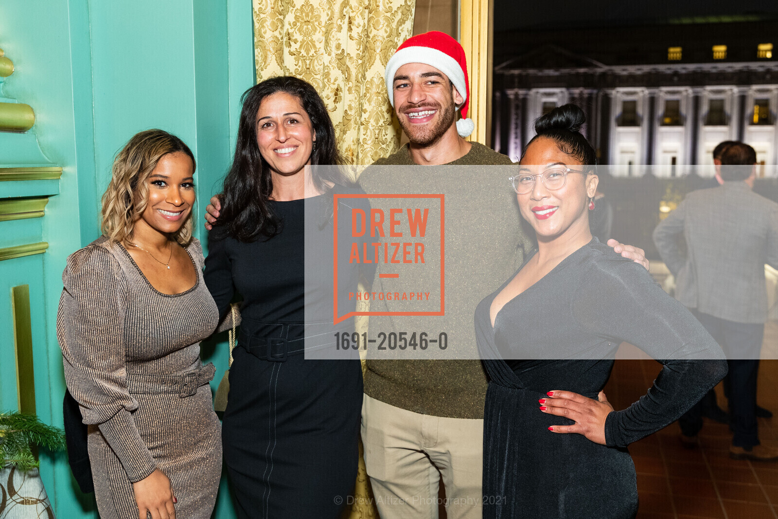 Sydney Allen, Joe Simmons, Dawn David, Sotheby's Holiday Party, San Francisco War Memorial & Performing Arts Center. 401 Van Ness Avenues, December 8th, 2021, Photo #1691-20546-0 Sydney Allen, Joe Simmons, Dawn David, Photo #1691-20546-0