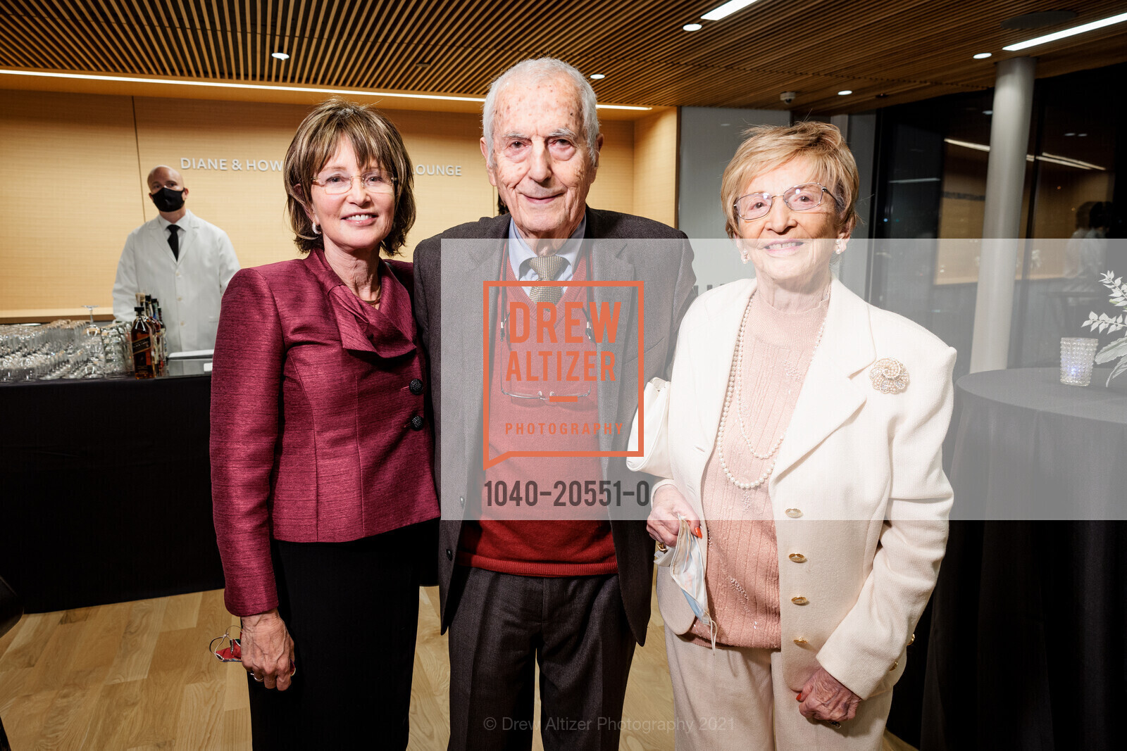 Deborah Davis, Eli Reinhard, Doris Davis, Israel Philharmonic San Francisco Gala, San Francisco Conservatory of Music. 50 Oak St, December 12th, 2021, Photo #1040-20551-0 Deborah Davis, Eli Reinhard, Doris Davis, Photo #1040-20551-0