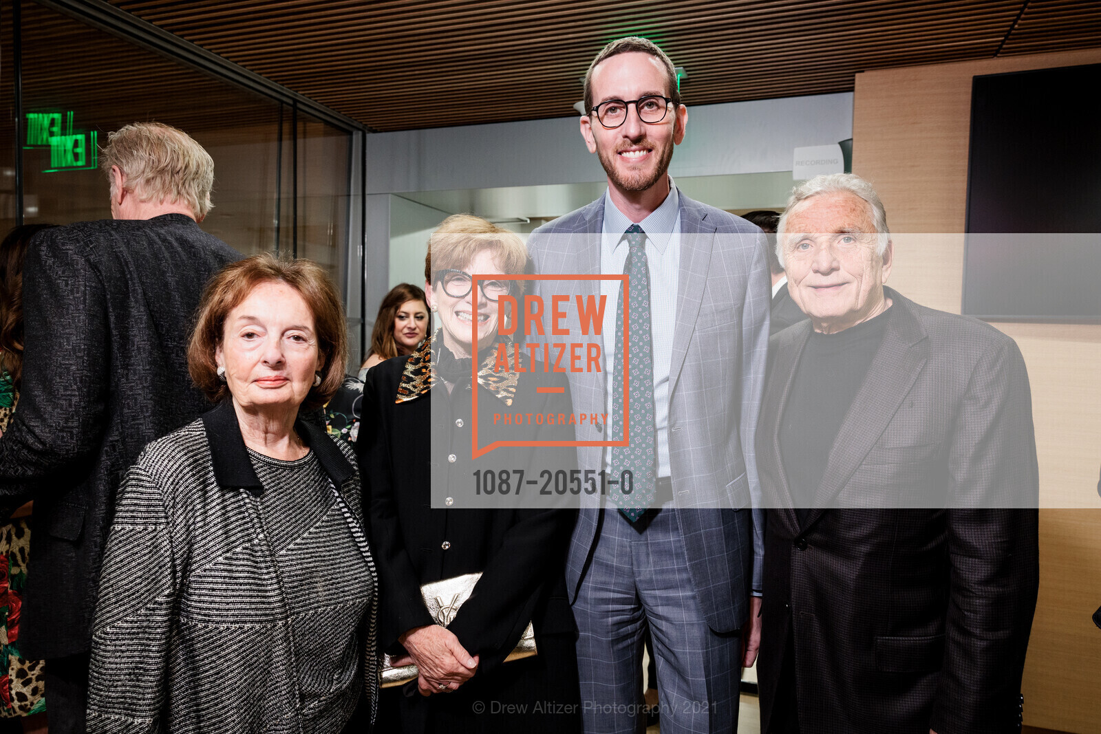 Anita Wornick, Amy Friedkin, Scott Wiener, Moses Libitsky, Israel Philharmonic San Francisco Gala, San Francisco Conservatory of Music. 50 Oak St, December 12th, 2021, Photo #1087-20551-0 Anita Wornick, Amy Friedkin, Scott Wiener, Moses Libitsky, Photo #1087-20551-0