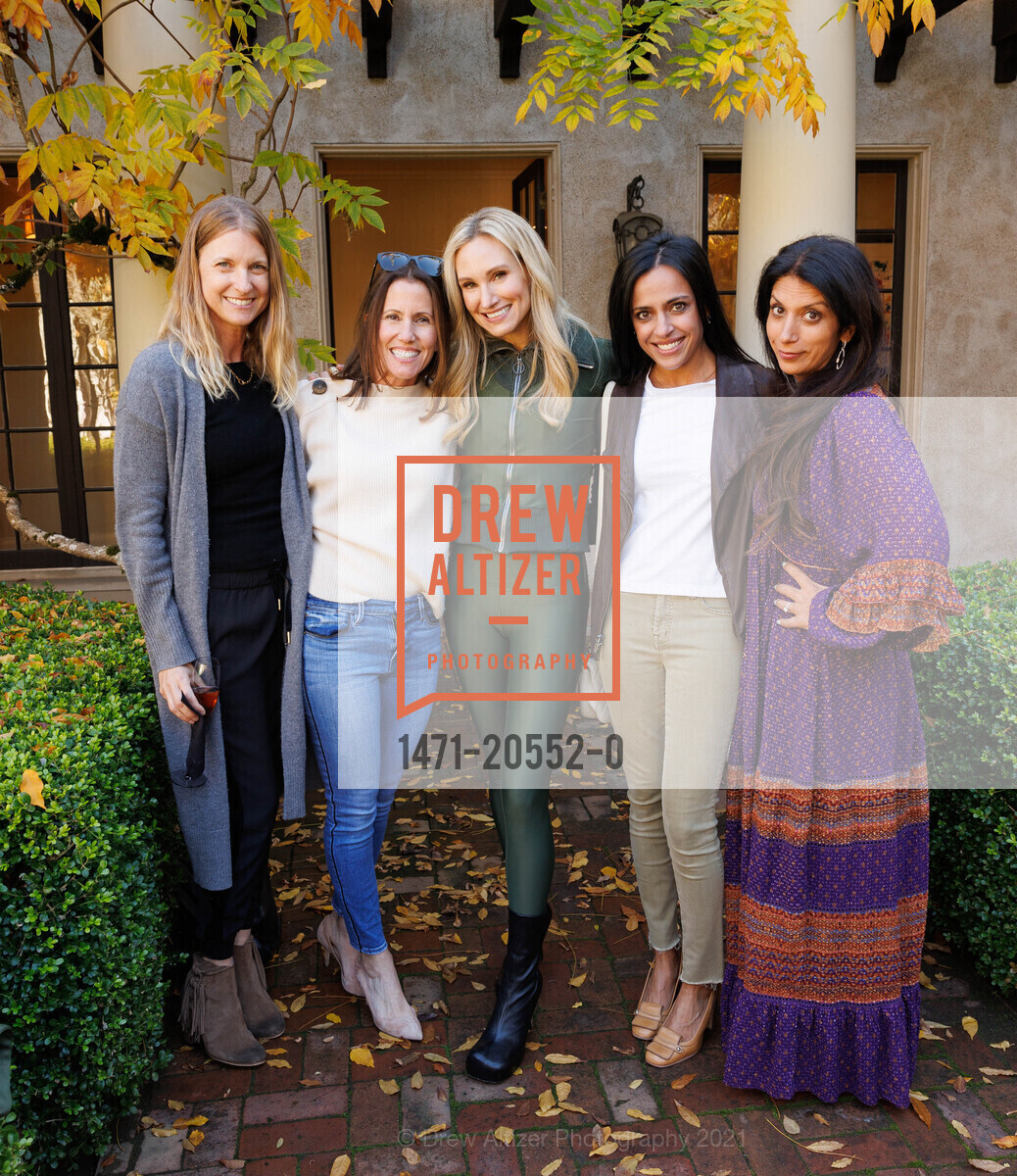 Jennifer Skarakis, Melissa Weiss, Rachael Bowman, Avani Gupta, Aarti Nasta, Private Sunwren Clothing Holiday Trunk Show, Private Residence, December 9th, 2021, Photo #1471-20552-0 Jennifer Skarakis, Melissa Weiss, Rachael Bowman, Avani Gupta, Aarti Nasta, Photo #1471-20552-0