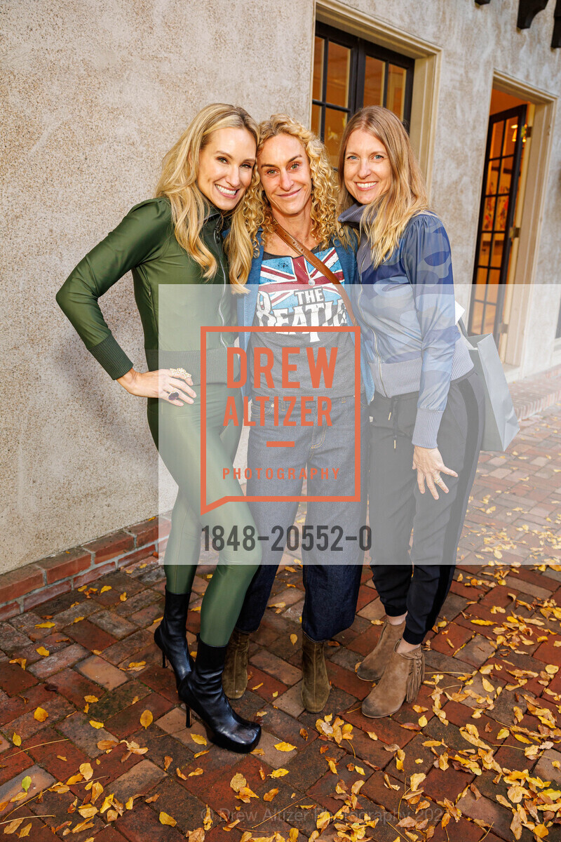Rachael Bowman, Leslie Skanberg, Jennifer Skarakis, Private Sunwren Clothing Holiday Trunk Show, Private Residence, December 9th, 2021, Photo #1848-20552-0 Rachael Bowman, Leslie Skanberg, Jennifer Skarakis, Photo #1848-20552-0