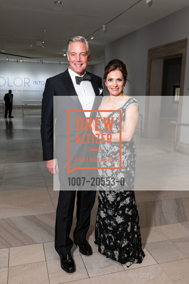 Dan Noyes, Elizabeth Cooper, An Elegant Evening in the Court of Honor / Legion of Honor Museum Benefit, Legion of Honor. 100 34th Ave, December 14th, 2021, Photo #1007-20553-0 Dan Noyes, Elizabeth Cooper, Photo #1007-20553-0