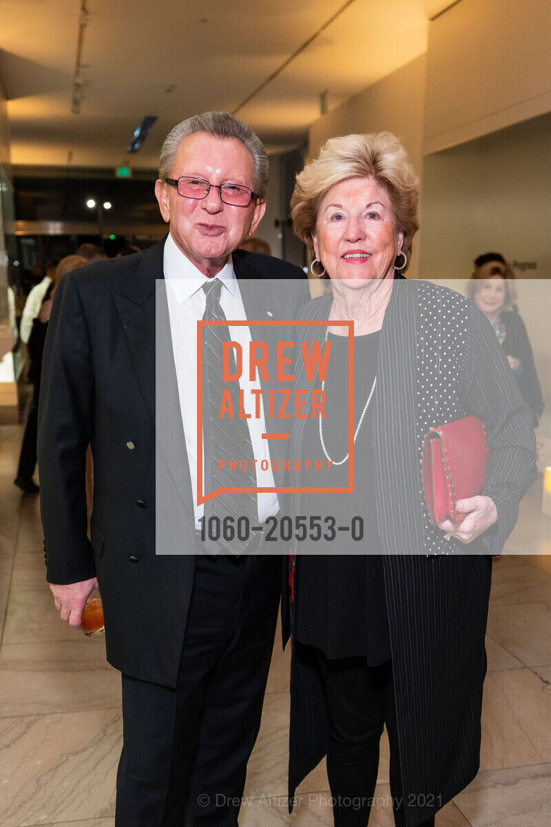 George Marcus, Judy Marcus, An Elegant Evening in the Court of Honor / Legion of Honor Museum Benefit, Legion of Honor. 100 34th Ave, December 14th, 2021, Photo #1060-20553-0 George Marcus, Judy Marcus, Photo #1060-20553-0