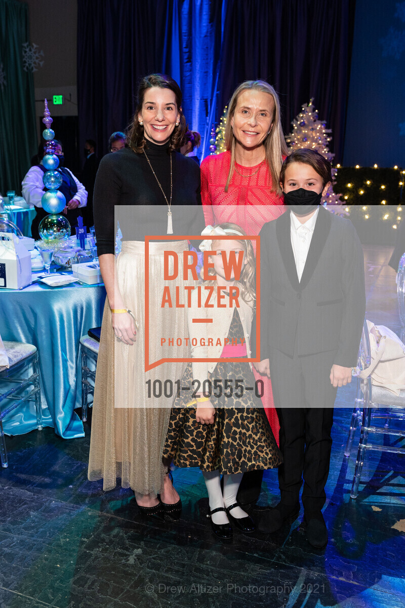 Kelsey Lamond, Rebecca Sacerdoti, Skye Sacerdoti, Sienna Sacerdoti, Nutcracker Benefit Luncheon: Land of Dreams, Zellerbach Rehearsal Hall. 300 Franklin St, December 12th, 2021, Photo #1001-20555-0 Kelsey Lamond, Rebecca Sacerdoti, Skye Sacerdoti, Sienna Sacerdoti, Photo #1001-20555-0
