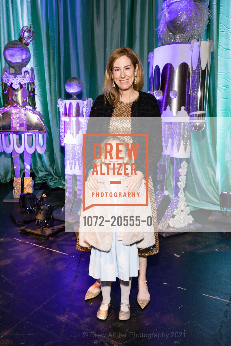 Chloe Sugarman, Neve Sugarman, Nutcracker Benefit Luncheon: Land of Dreams, Zellerbach Rehearsal Hall. 300 Franklin St, December 12th, 2021, Photo #1072-20555-0 Chloe Sugarman, Neve Sugarman, Photo #1072-20555-0