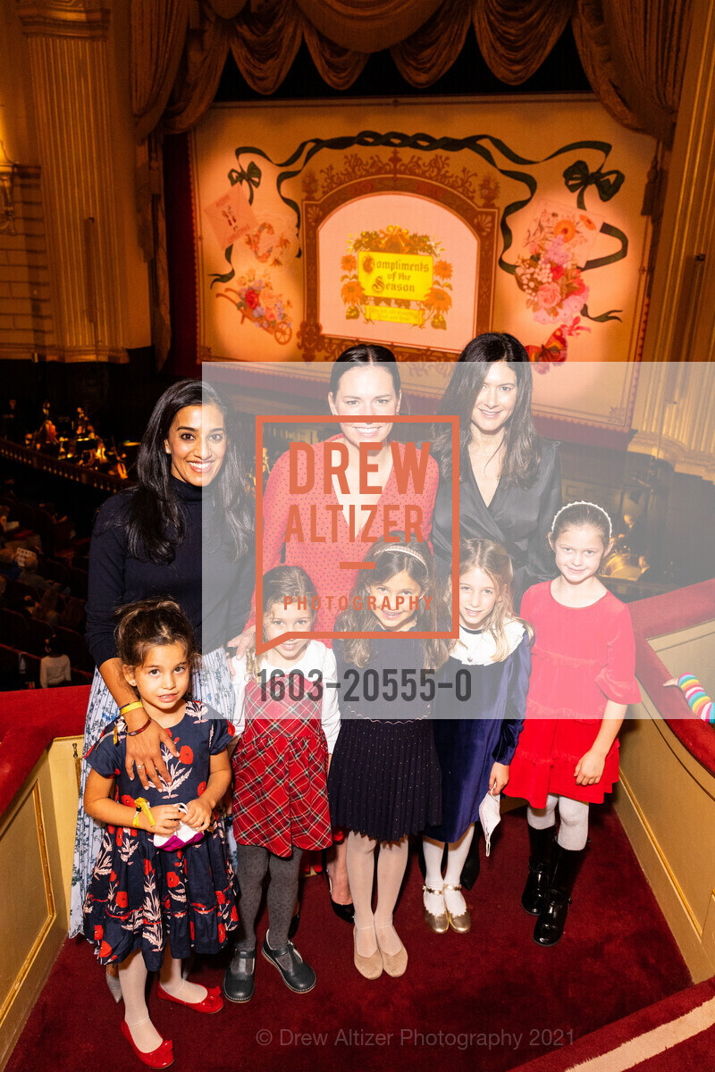 Sapna Boze, Lisa Pearson, Nutcracker Benefit Luncheon: Land of Dreams, Zellerbach Rehearsal Hall. 300 Franklin St, December 12th, 2021, Photo #1603-20555-0 Sapna Boze, Lisa Pearson, Photo #1603-20555-0