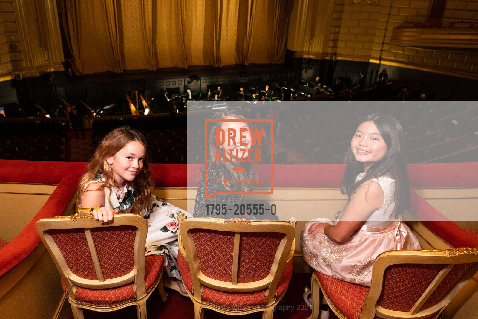 Karen Freckmann, Charlotte Connors, Lauren Meng, Nutcracker Benefit Luncheon: Land of Dreams, Zellerbach Rehearsal Hall. 300 Franklin St, December 12th, 2021, Photo #1795-20555-0 Karen Freckmann, Charlotte Connors, Lauren Meng, Photo #1795-20555-0