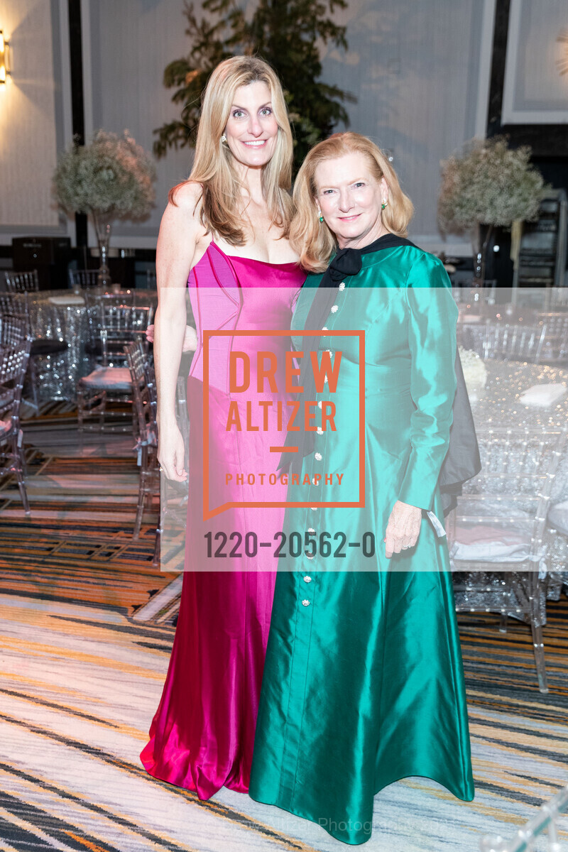 Katherine Calvert, Kathryn Irvin, San Francisco Debutante Ball 2021, St. Francis Hotel, December 19th, 2021, Photo #1220-20562-0 Katherine Calvert, Kathryn Irvin, Photo #1220-20562-0